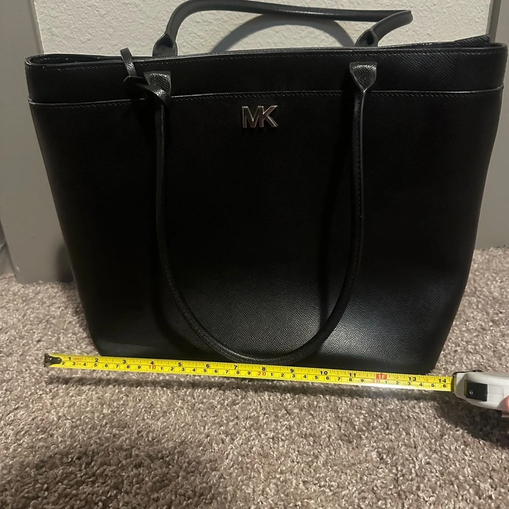 Michael Kors Classic Black Tote - Picture 8 of 10